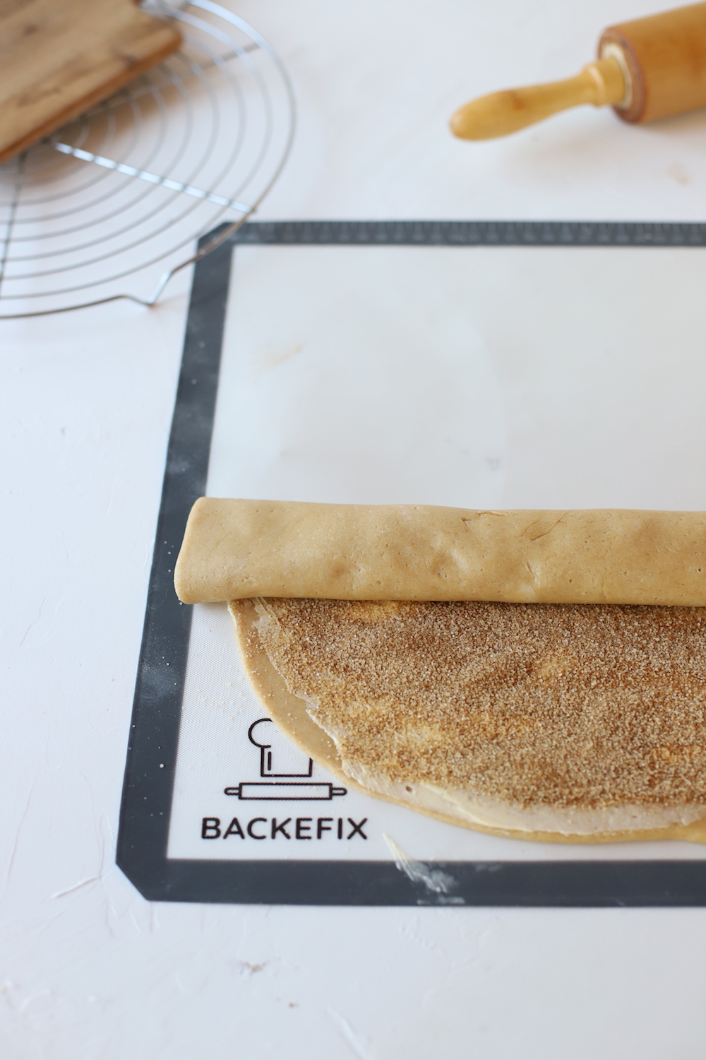 vegane Franzbrötchen auf der Backmatte von Backefix