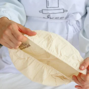 Gärkorbtuch 3er Set rund 25 cm aus Leinen über einen runden Gärkorb gespannt – Backefix